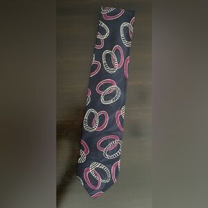 Elegant “Format” tie